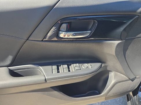 Used 2014 Honda Accord Sport image 5
