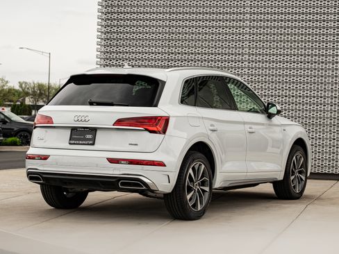 Certified 2023 Audi Q5 2.0T Premium Plus w/ Premium Plus Package AWD/4WD image 4
