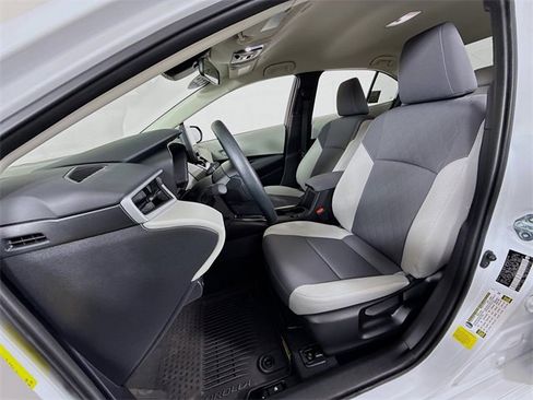 Certified 2025 Toyota Corolla LE image 5