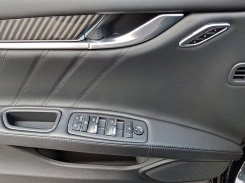 Used 2022 Maserati Ghibli Modena Q4 image 12