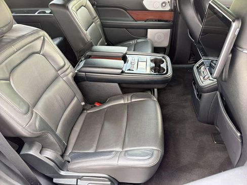 Used 2018 Lincoln Navigator Reserve w/ Technology Package AWD/4WD image 30