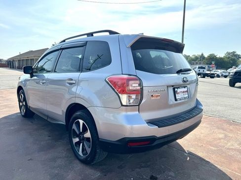 Used 2018 Subaru Forester 2.5i Premium w/ All-Weather Package image 8