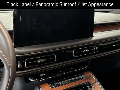 Certified 2025 Lincoln Aviator Black Label w/ Jet Appearance Package AWD/4WD image 21