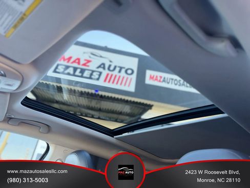 Used 2018 Jeep Compass Limited w/ Navigation Group image 18