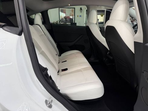Used 2023 Tesla Model Y Long Range AWD/4WD image 15