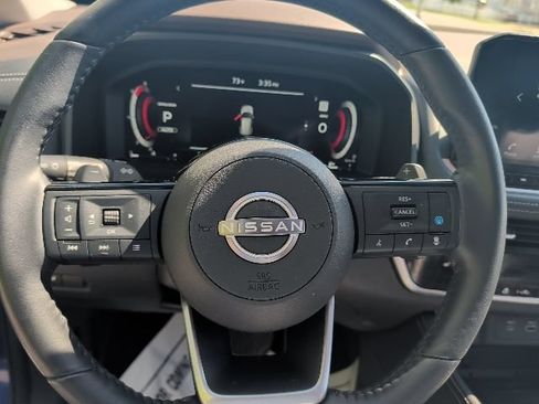 Used 2023 Nissan Rogue Platinum AWD/4WD image 11