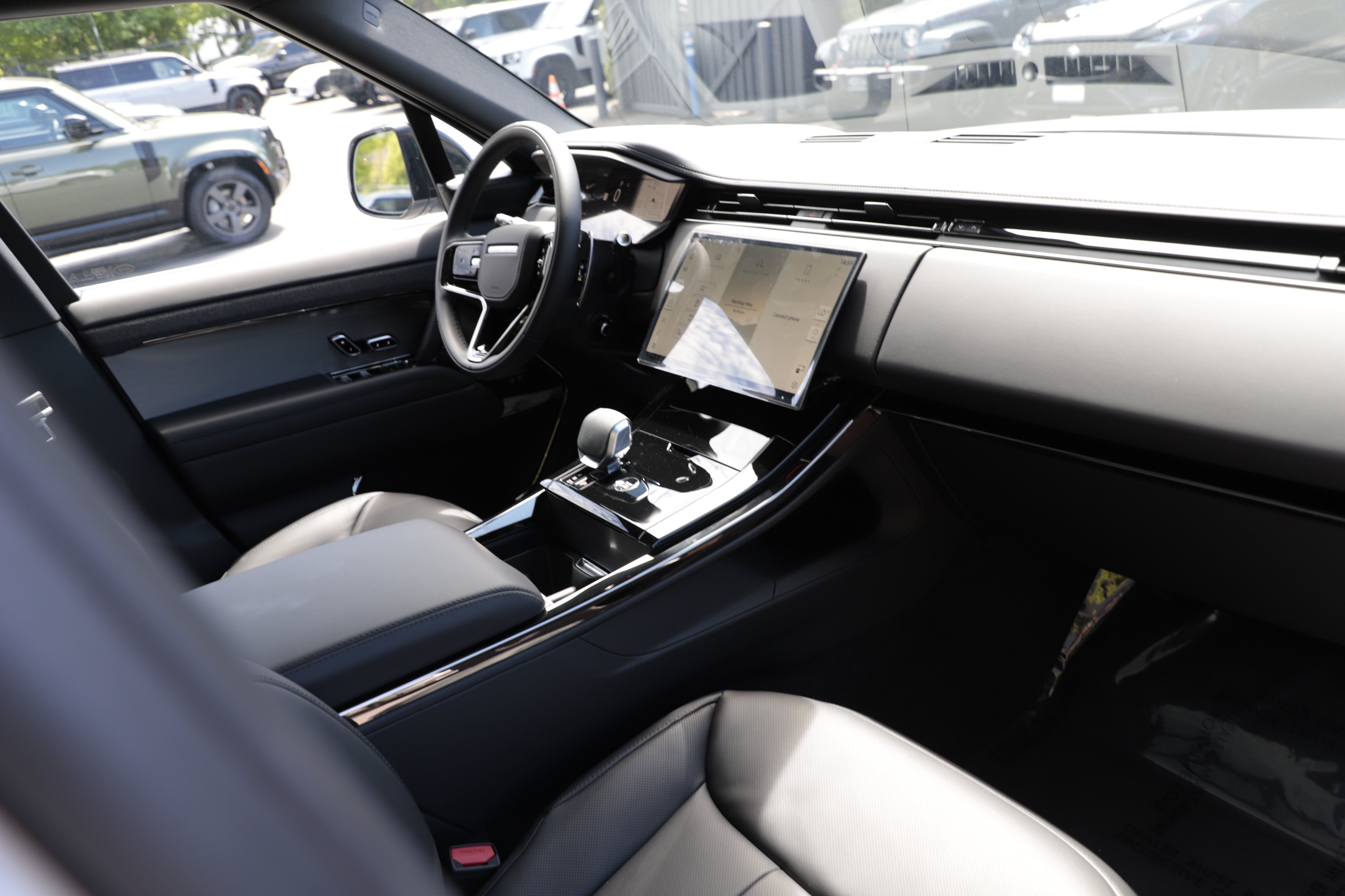 New 2026 Land Rover Range Rover Sport Dynamic SE AWD/4WD image 9