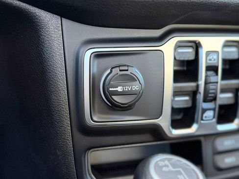 New 2026 Jeep Gladiator Sport AWD/4WD image 17