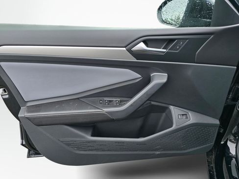 New 2026 Volkswagen Jetta SE FWD image 33
