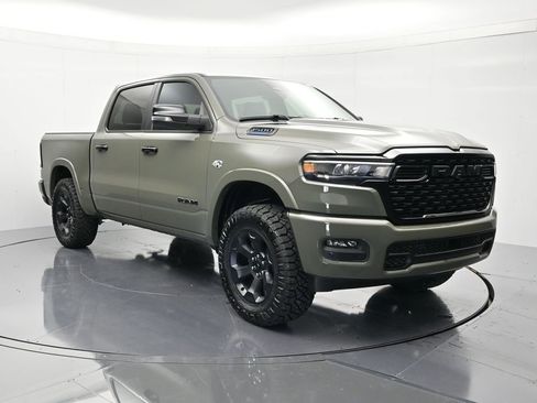 New 2026 RAM 1500 4x4 Crew Cab image 3