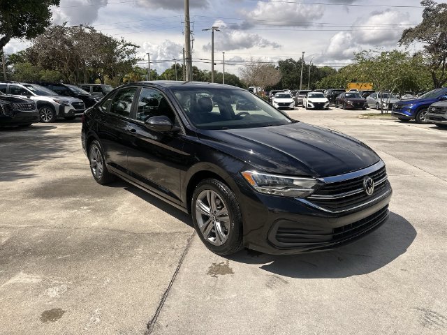Used 2024 Volkswagen Jetta SE FWD image 16
