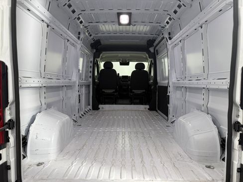 Used 2026 RAM ProMaster 2500 w/ Convenience Group FWD image 7