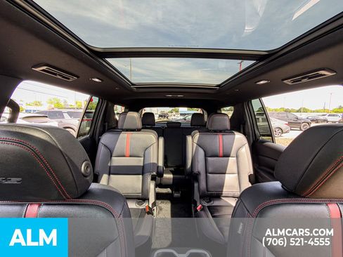 Used 2024 Chevrolet Traverse RS AWD/4WD image 16