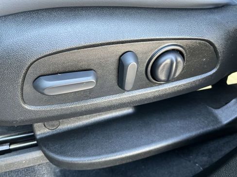 Used 2023 Buick Enclave Essence w/ Experience Buick Package AWD/4WD image 16