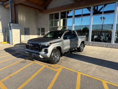 Used 2024 Chevrolet Colorado Z71 w/ Z71 Convenience Package 2