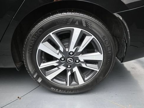 Used 2025 Nissan Versa SV FWD image 10