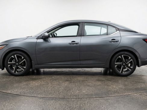 Used 2025 Nissan Sentra SV image 5