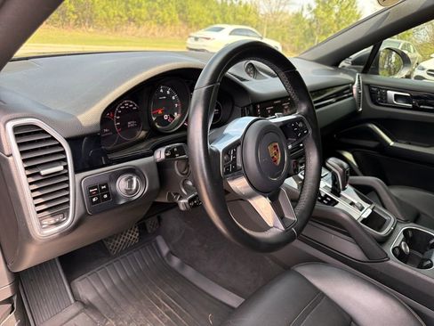 Used 2021 Porsche Cayenne Coupe AWD/4WD image 18