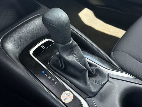 Used 2025 Toyota Corolla LE FWD image 21