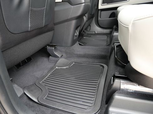 Used 2023 Kia Telluride S w/ S Sunroof Package FWD image 12