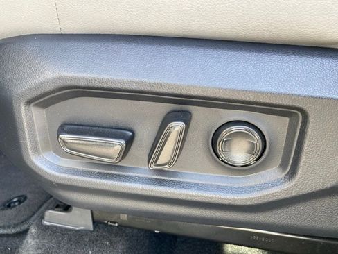 Used 2025 Toyota Tundra Limited image 13