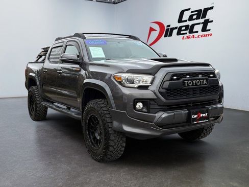 Used 2017 Toyota Tacoma TRD Sport w/ Tow Package image 1