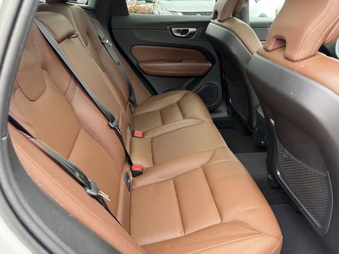 Used 2023 Volvo XC60 B5 Plus w/ Protection Package Premier image 29
