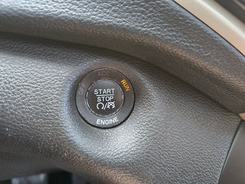 Used 2015 Jeep Cherokee Limited AWD/4WD image 9
