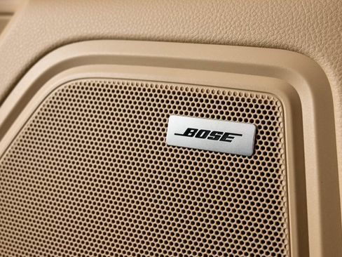 Certified 2025 Porsche Macan image 7