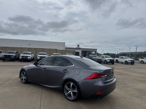 Used 2017 Lexus IS 200t w/ Premium Package RWD image 14