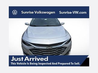 Used 2021 Chevrolet Malibu LT FWD video 1