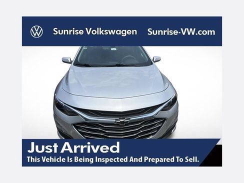 Used 2021 Chevrolet Malibu LT FWD image 1