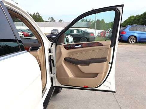 Used 2015 Mercedes-Benz GL 320 BlueTEC 4MATIC image 33