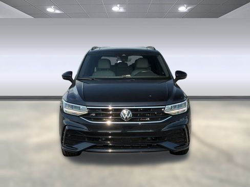 Used 2024 Volkswagen Tiguan SE R-Line FWD image 10