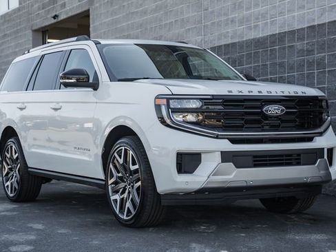New 2026 Ford Expedition Platinum w/ Platinum Ultimate Package AWD/4WD image 2