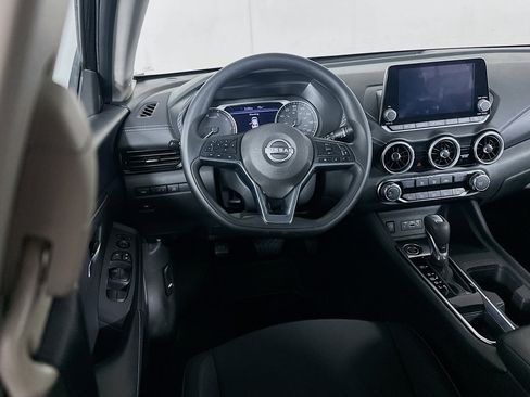Used 2025 Nissan Sentra SV image 17