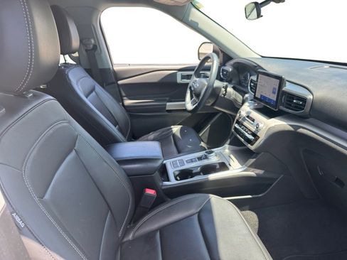 Certified 2023 Ford Explorer XLT w/ Equipment Group 202A RWD image 15