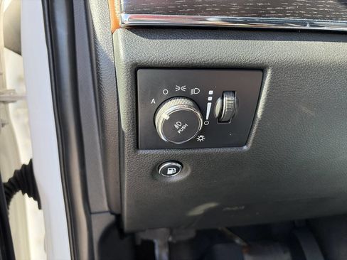 Used 2015 Jeep Grand Cherokee Summit w/ Platinum Series Group AWD/4WD image 43