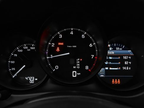 Used 2025 Porsche Macan image 30