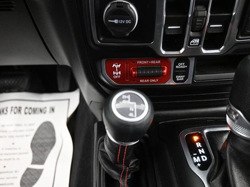 Used 2023 Jeep Gladiator Rubicon w/ Cold Weather Group image 24