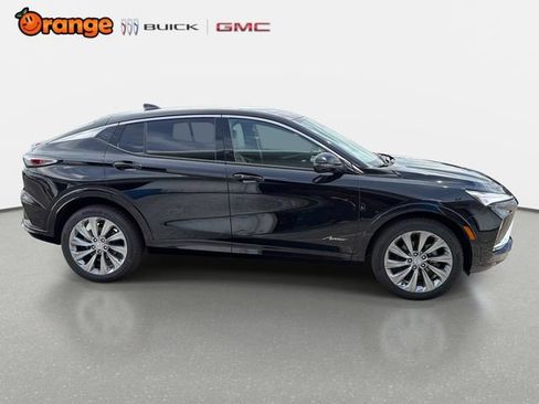 New 2026 Buick Envista Avenir FWD image 2