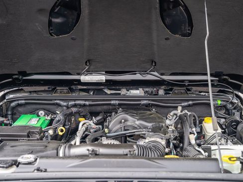 Used 2017 Jeep Wrangler Unlimited Sahara image 23