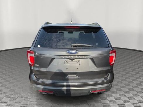 Certified 2018 Ford Explorer XLT w/ Equipment Group 202A FWD image 5