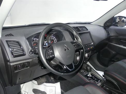 Used 2025 Mitsubishi Outlander Sport SE image 23