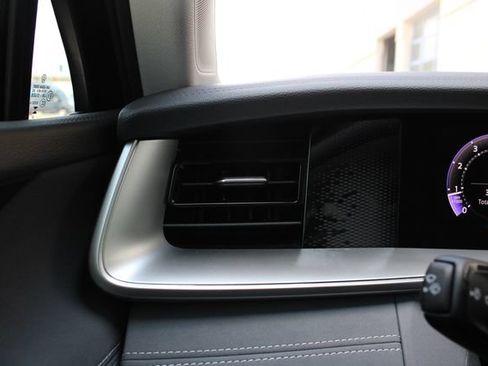 New 2026 Volkswagen Tiguan SE AWD/4WD image 9