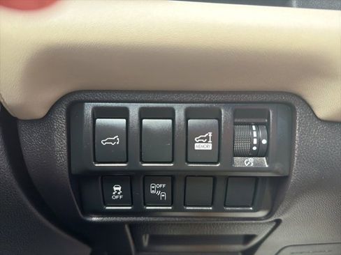 Used 2019 Subaru Ascent Limited w/ Popular Package #3 image 18