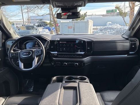 Used 2025 GMC Sierra 1500 SLT image 31