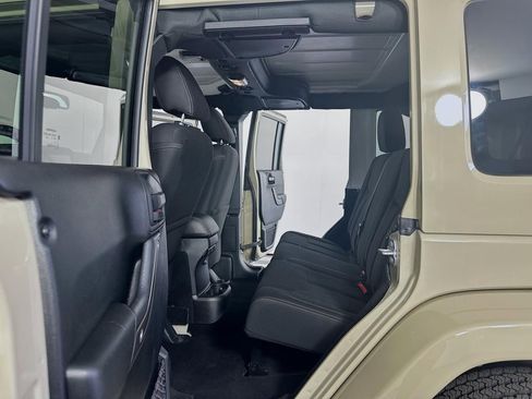 Used 2018 Jeep Wrangler Unlimited Sport image 32