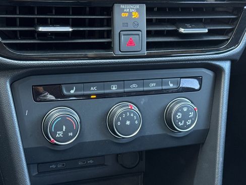 Used 2022 Volkswagen Taos SE image 20