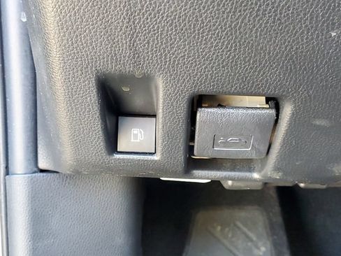 Used 2023 Toyota RAV4 LE AWD/4WD image 15